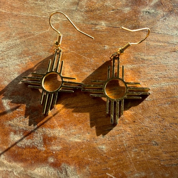 Gold and Silver Jewelry Set - Picture 4 of 6